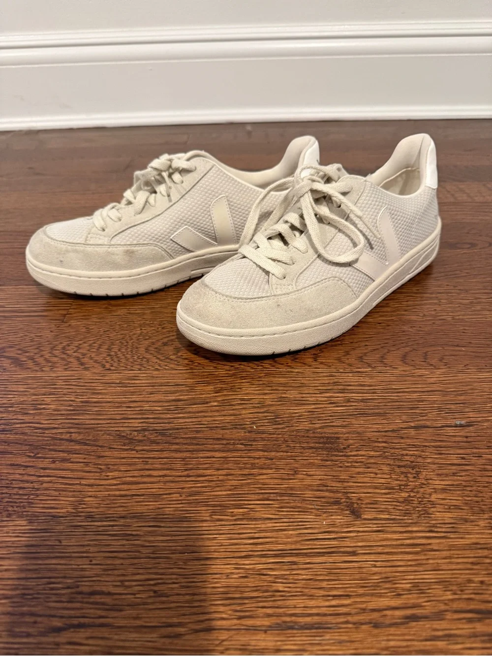 Veja Cream Lace-Up Low-Top Sneakers